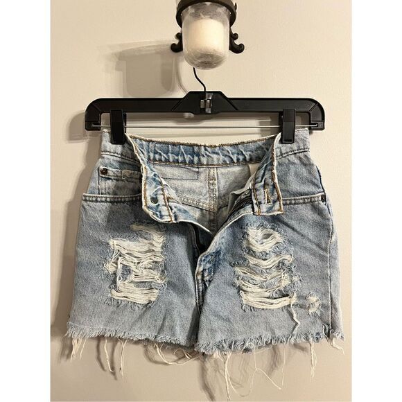 Levi Women’s 30” Waist 0 Blue Denim Distressed Western Booty Shorts Embellished - Picture 7 of 8